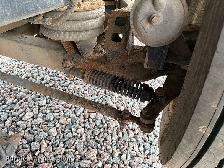 image for item YA4287 2018 Peterbilt 567 dump truck