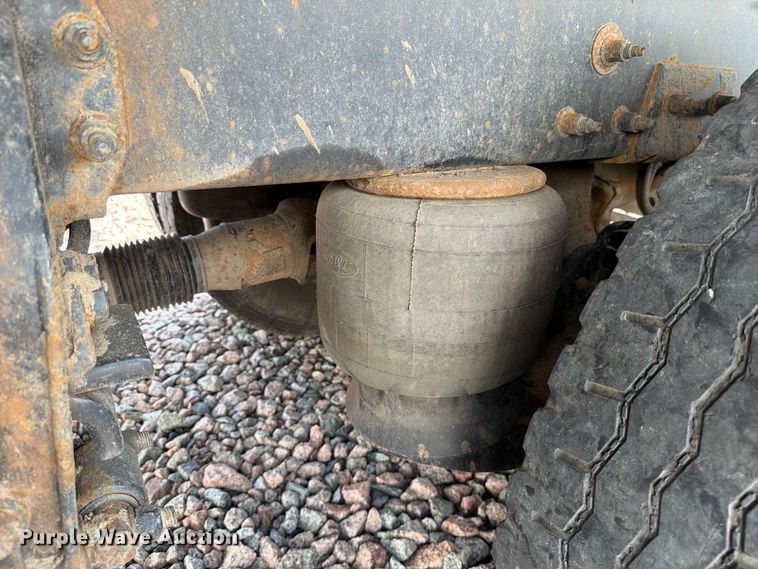 image for item YA4287 2018 Peterbilt 567 dump truck