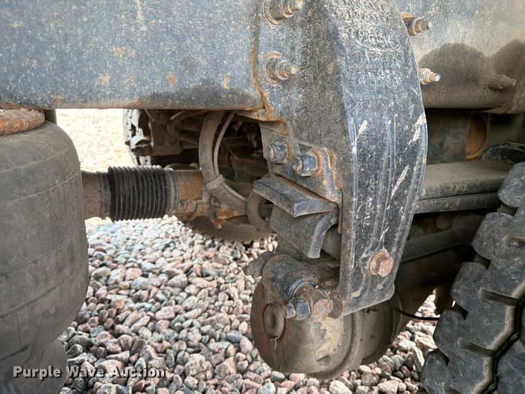 image for item YA4287 2018 Peterbilt 567 dump truck