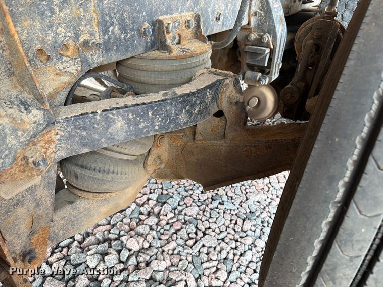 image for item YA4287 2018 Peterbilt 567 dump truck