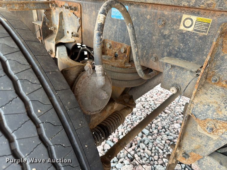 image for item YA4287 2018 Peterbilt 567 dump truck