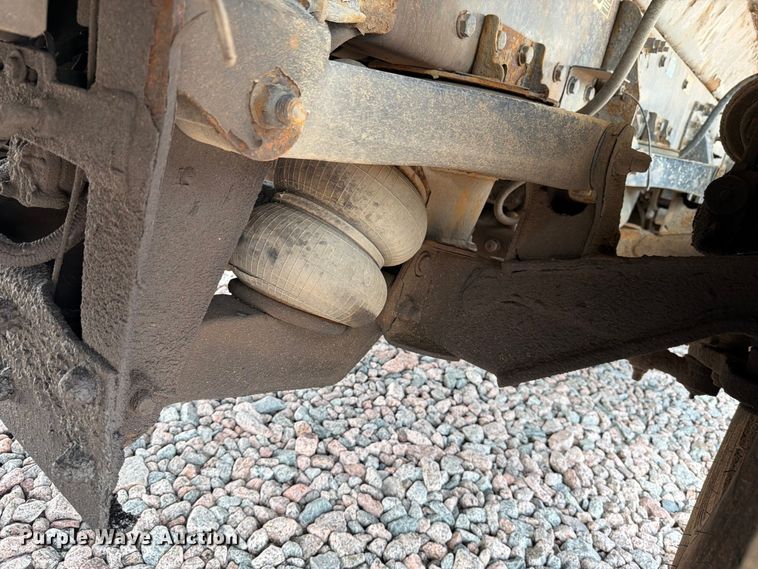 image for item YA4287 2018 Peterbilt 567 dump truck