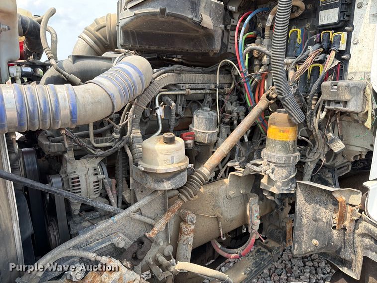 image for item YA4287 2018 Peterbilt 567 dump truck
