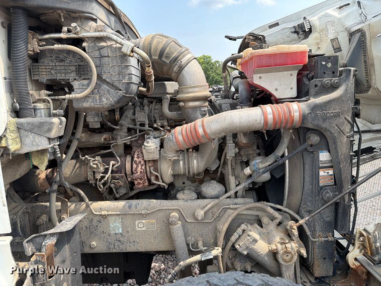image for item YA4287 2018 Peterbilt 567 dump truck