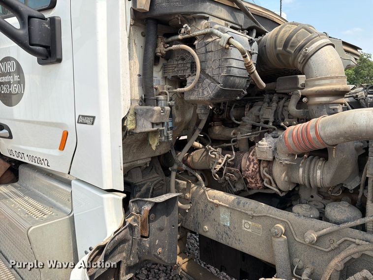 image for item YA4287 2018 Peterbilt 567 dump truck