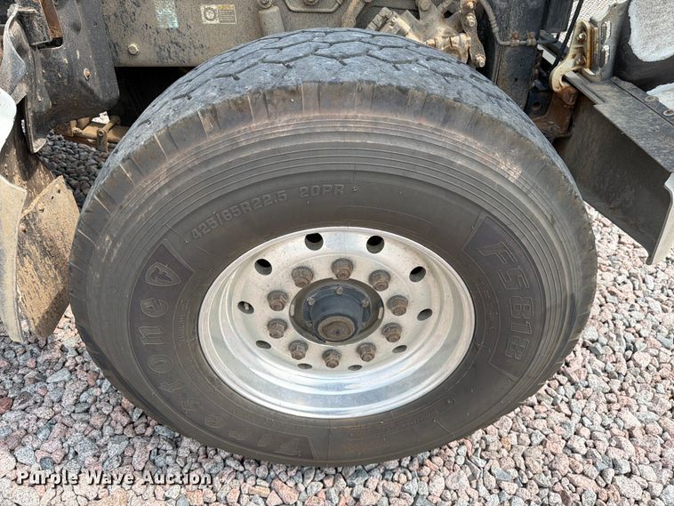 image for item YA4287 2018 Peterbilt 567 dump truck