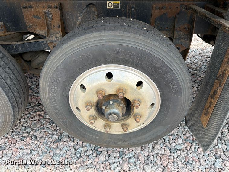 image for item YA4287 2018 Peterbilt 567 dump truck