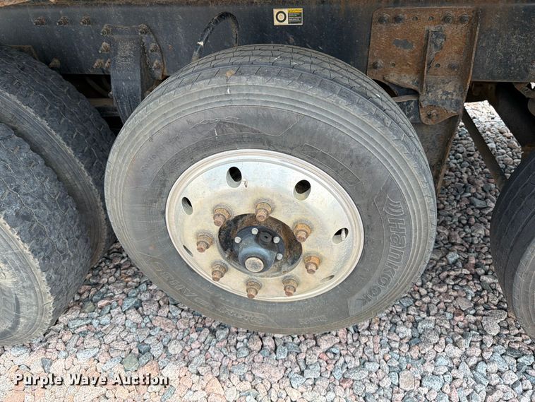 image for item YA4287 2018 Peterbilt 567 dump truck