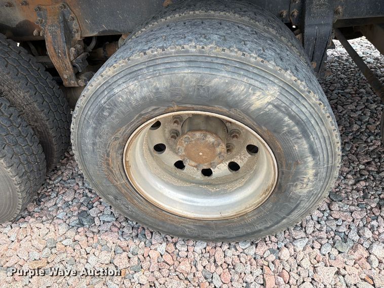 image for item YA4287 2018 Peterbilt 567 dump truck