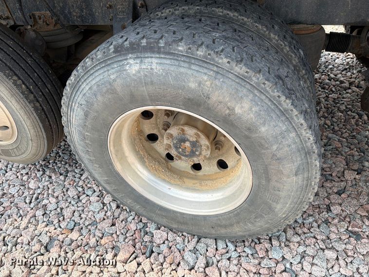 image for item YA4287 2018 Peterbilt 567 dump truck