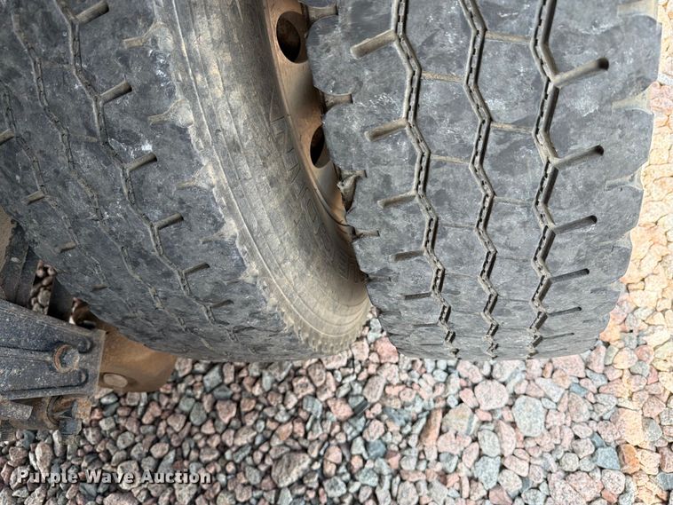 image for item YA4287 2018 Peterbilt 567 dump truck