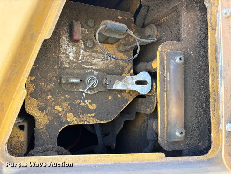 image for item YA4333 2013 Caterpillar 740B articulated haul truck
