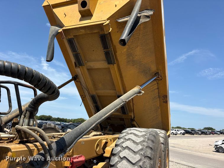 image for item YA4333 2013 Caterpillar 740B articulated haul truck