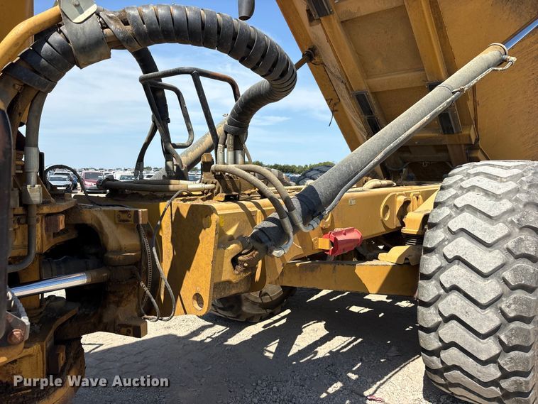 image for item YA4333 2013 Caterpillar 740B articulated haul truck