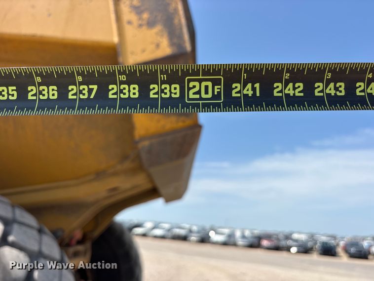 image for item YA4333 2013 Caterpillar 740B articulated haul truck
