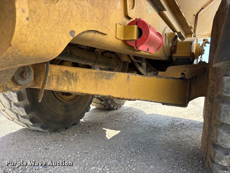 image for item YA4333 2013 Caterpillar 740B articulated haul truck