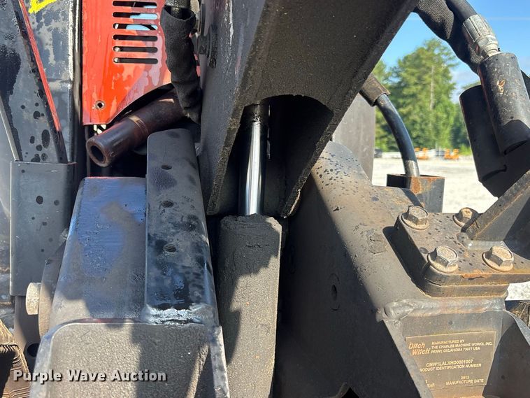image for item YA4428 2013 Ditch Witch R300 vibratory cable plow