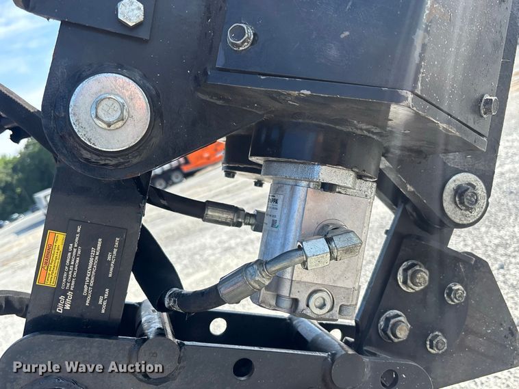 image for item YA4428 2013 Ditch Witch R300 vibratory cable plow
