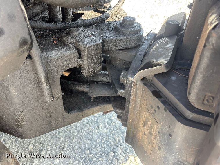 image for item YA4428 2013 Ditch Witch R300 vibratory cable plow