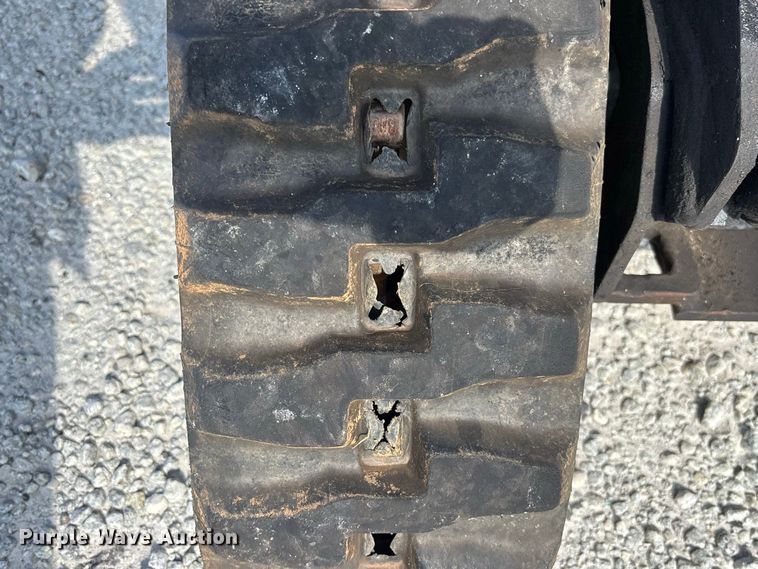 image for item YA4428 2013 Ditch Witch R300 vibratory cable plow