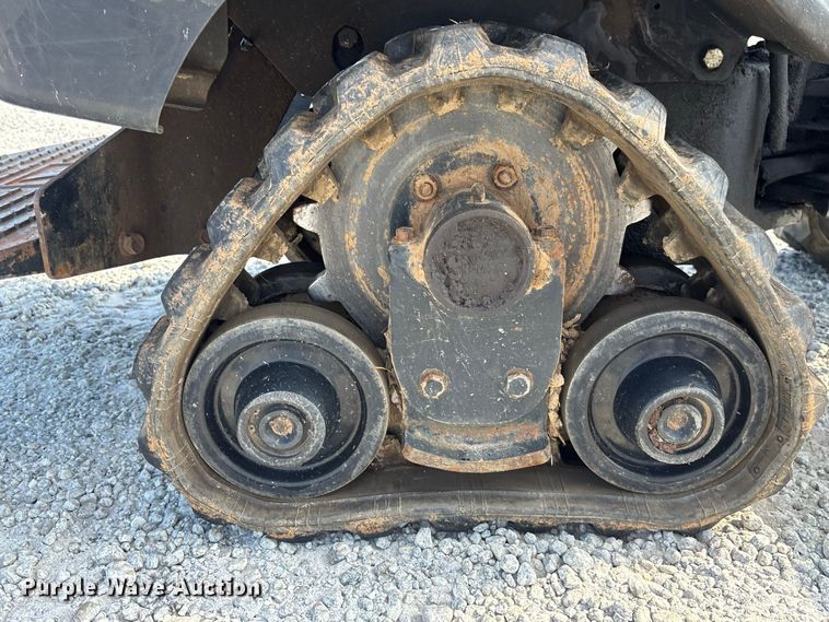 image for item YA4428 2013 Ditch Witch R300 vibratory cable plow