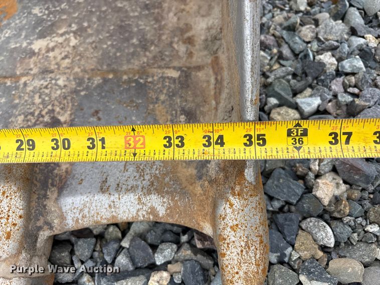 image for item YA4537 2017 Caterpillar 305E2 CR mini excavator