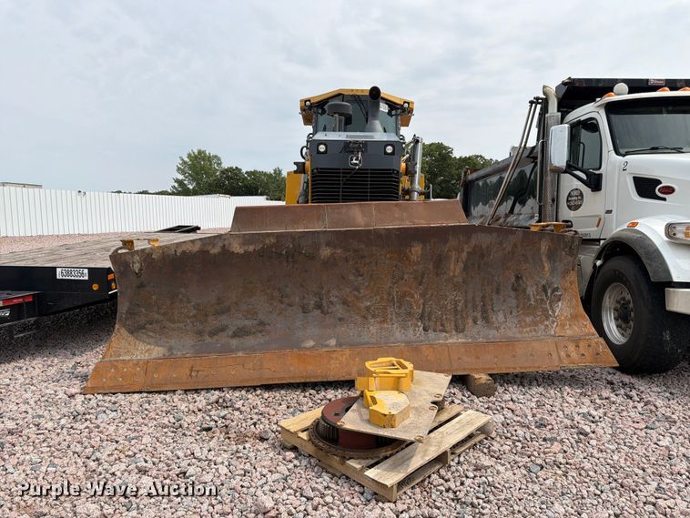 image for item YA4538 2021 John Deere 850L dozer