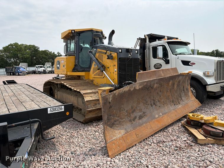 image for item YA4538 2021 John Deere 850L dozer