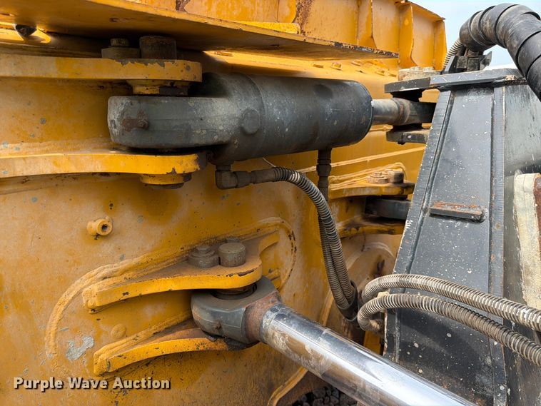 image for item YA4538 2021 John Deere 850L dozer