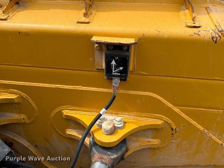 image for item YA4538 2021 John Deere 850L dozer