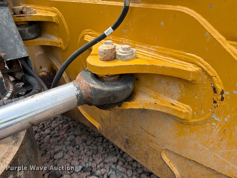 image for item YA4538 2021 John Deere 850L dozer