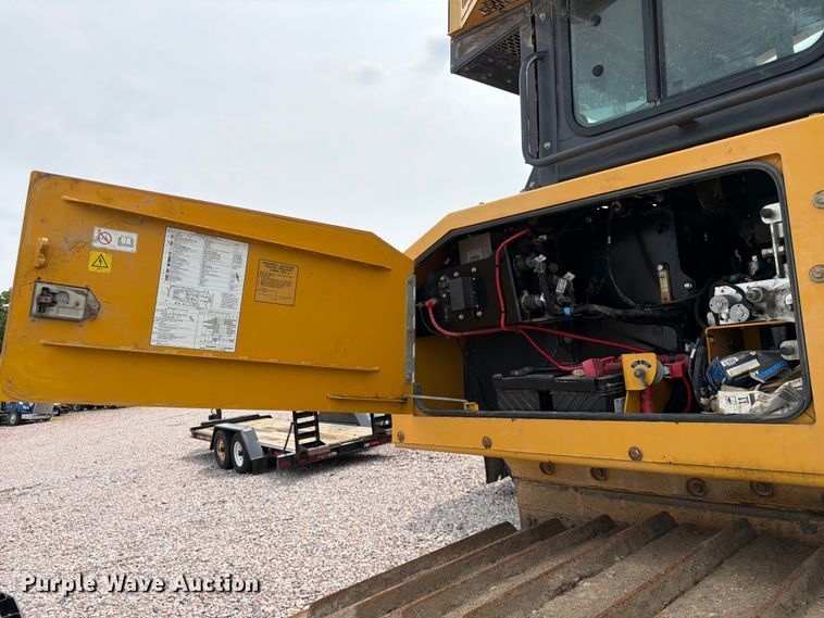 image for item YA4538 2021 John Deere 850L dozer