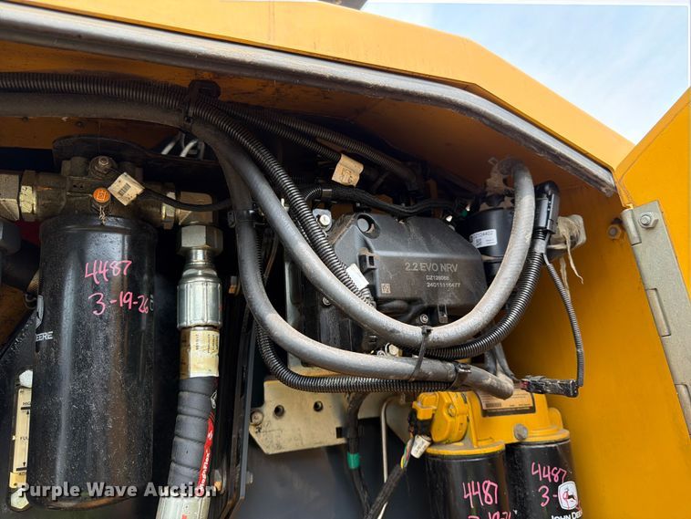 image for item YA4538 2021 John Deere 850L dozer