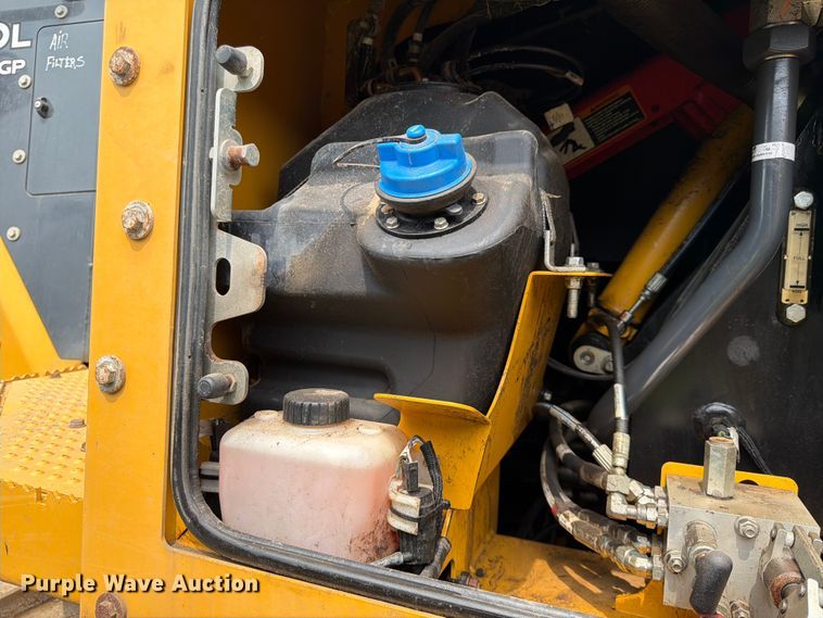 image for item YA4538 2021 John Deere 850L dozer