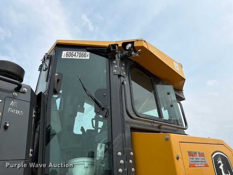 image for item YA4538 2021 John Deere 850L dozer
