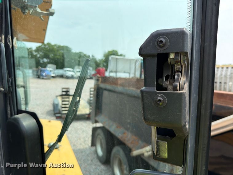 image for item YA4538 2021 John Deere 850L dozer