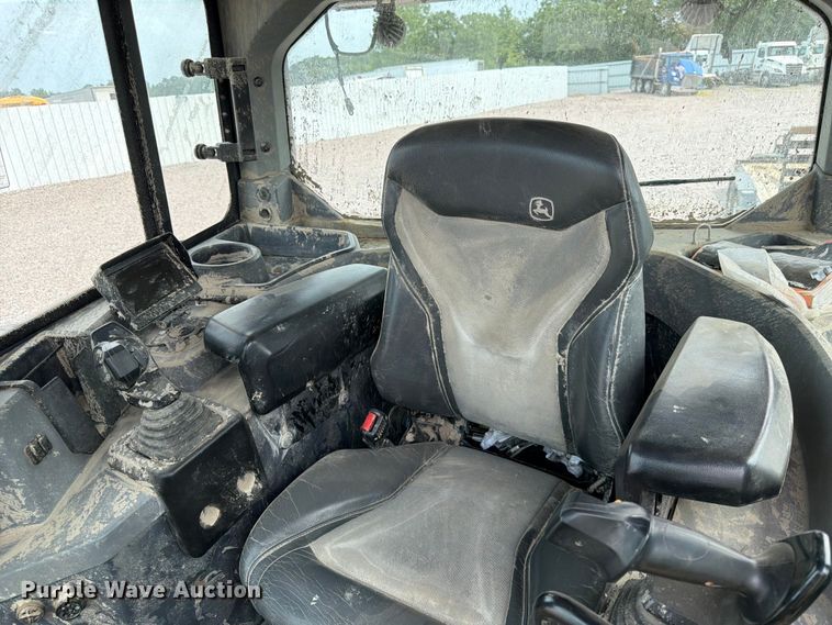 image for item YA4538 2021 John Deere 850L dozer