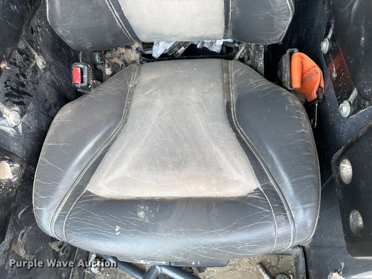 image for item YA4538 2021 John Deere 850L dozer