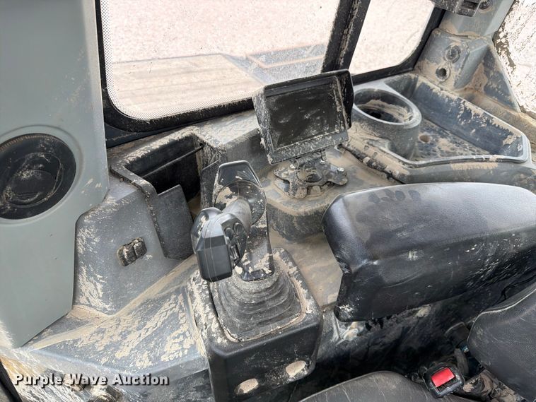 image for item YA4538 2021 John Deere 850L dozer