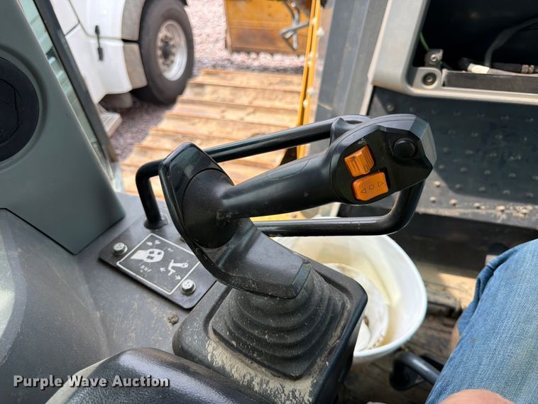 image for item YA4538 2021 John Deere 850L dozer