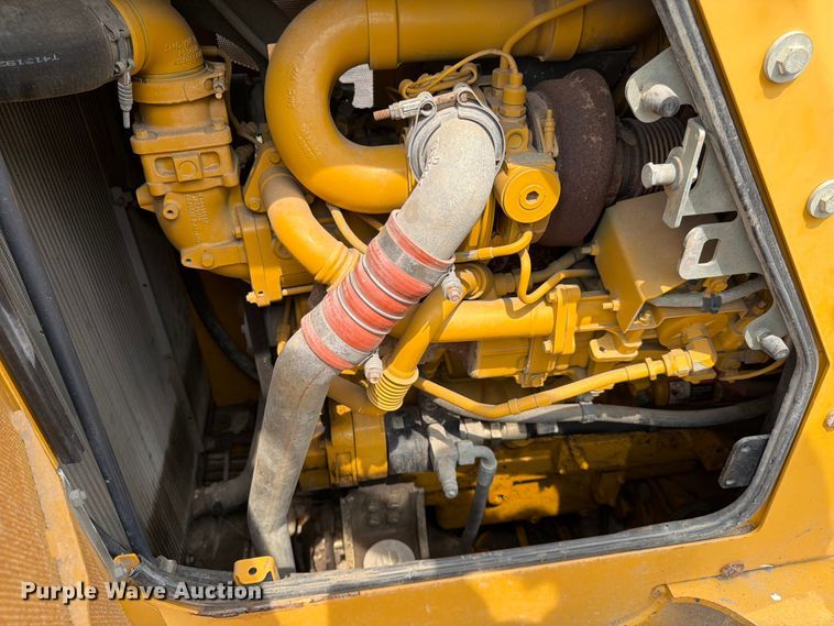 image for item YA4538 2021 John Deere 850L dozer