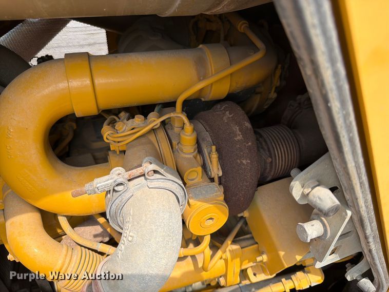 image for item YA4538 2021 John Deere 850L dozer
