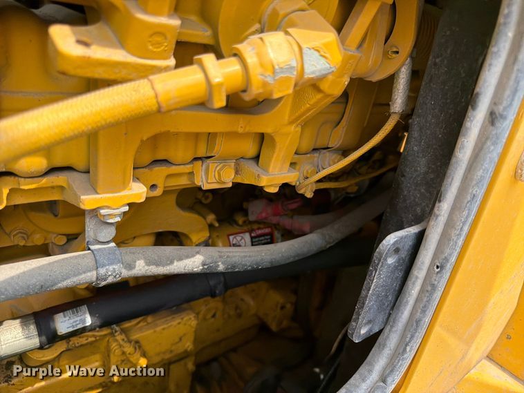 image for item YA4538 2021 John Deere 850L dozer