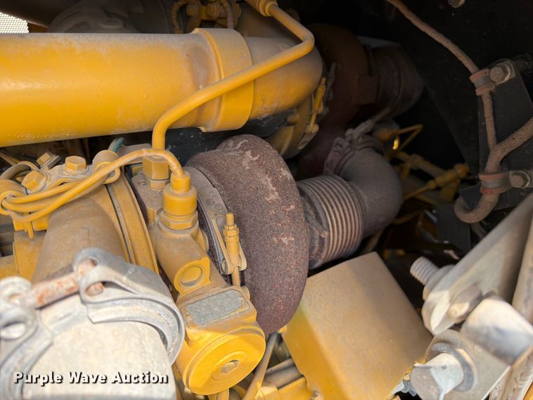 image for item YA4538 2021 John Deere 850L dozer