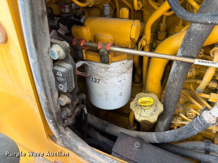 image for item YA4538 2021 John Deere 850L dozer