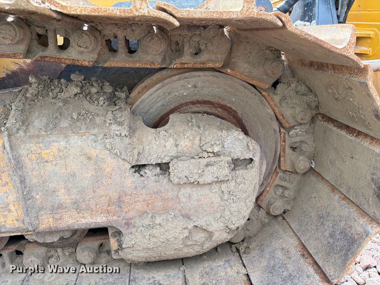 image for item YA4538 2021 John Deere 850L dozer
