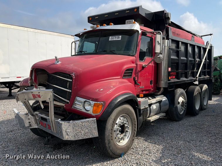 2007 Mack CV713 dump truck