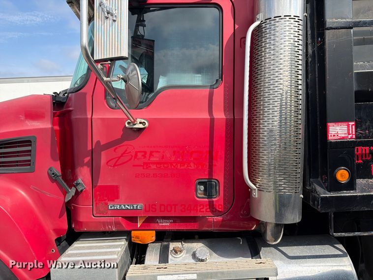 image for item YA4557 2007 Mack CV713 dump truck