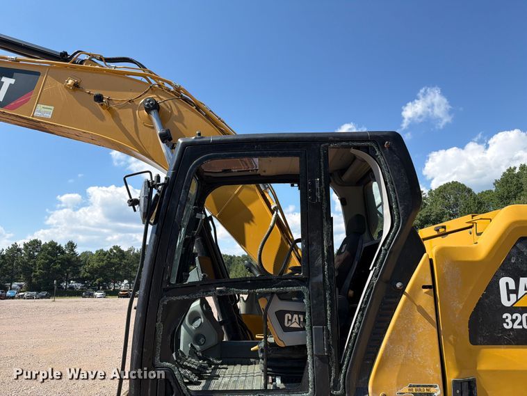 image for item YA4705 2019 Caterpillar 320 excavator