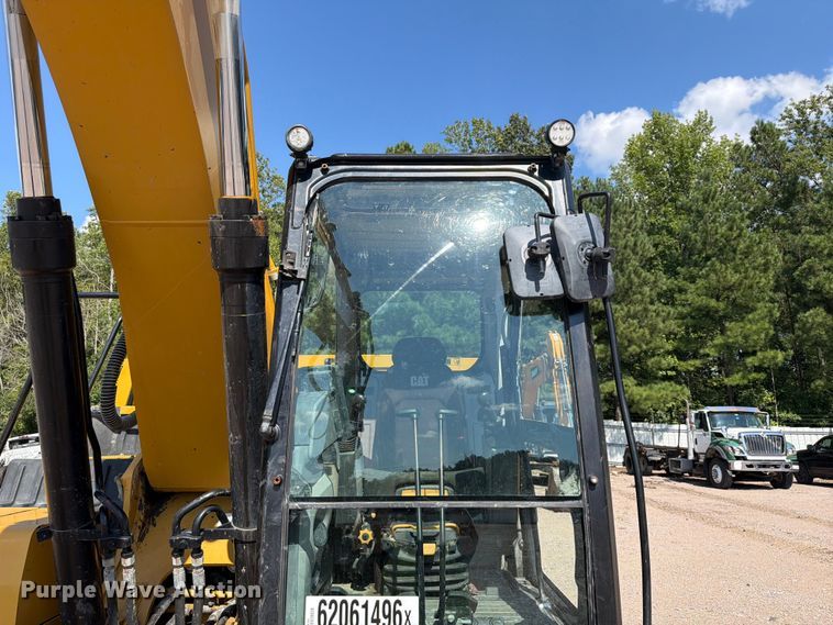 image for item YA4705 2019 Caterpillar 320 excavator
